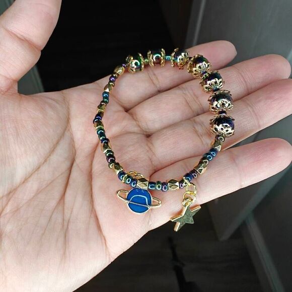 Handmade Iridescent Stretch Bracelet - Picture 1 of 1